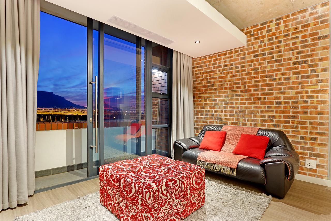 Apartment Matrix 410